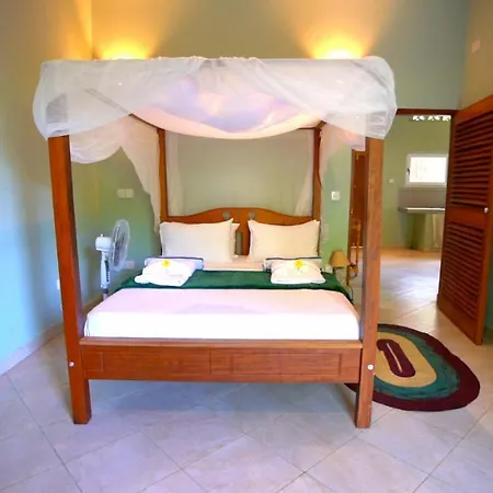 The Pool House & The Colobus House, Bella Seaview, Diani Beach, Kenya Exterior photo