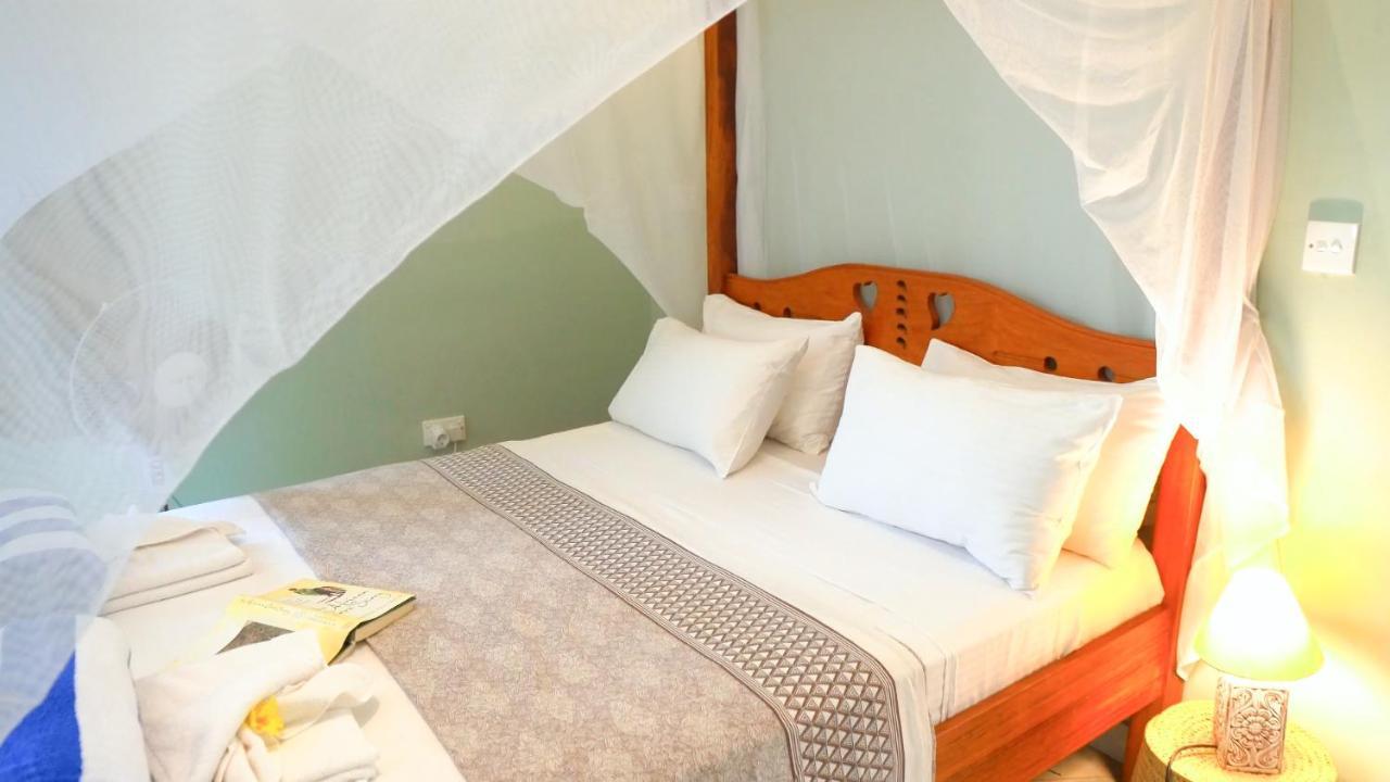 The Pool House & The Colobus House, Bella Seaview, Diani Beach, Kenya Apartment *