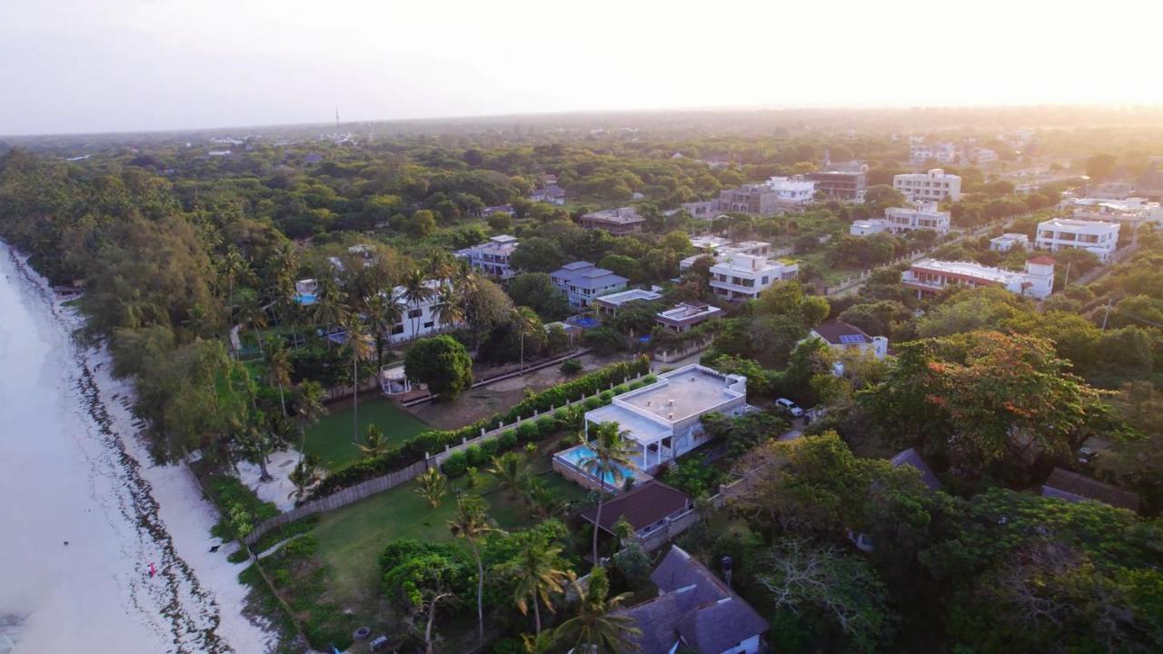 The Pool House & The Colobus House, Bella Seaview, Diani Beach, Kenya Apartment Diani Beach