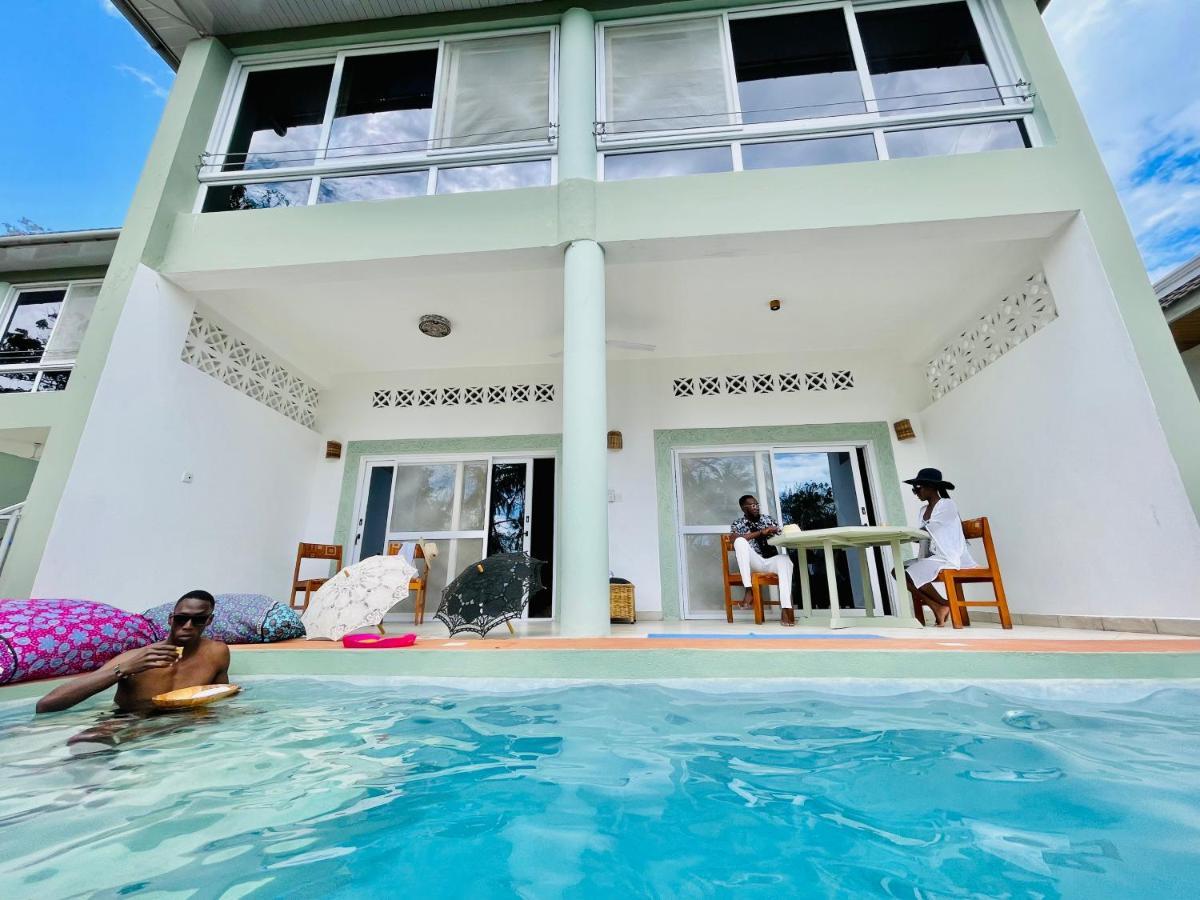 Apartment The Pool House & The Colobus House, Bella Seaview, Diani Beach, Kenya