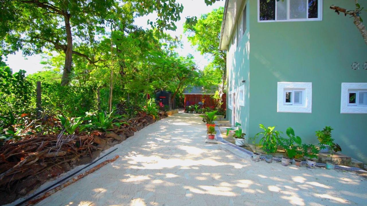 Apartment The Pool House & The Colobus House, Bella Seaview, Diani Beach, Kenya