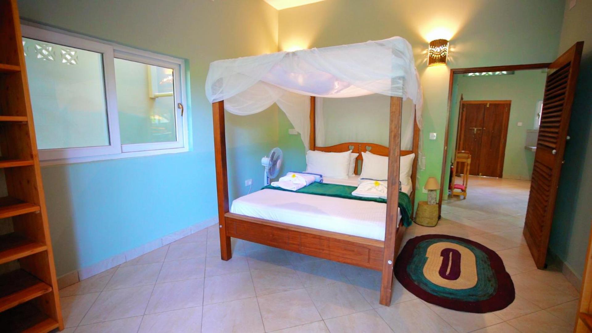 The Pool House & The Colobus House, Bella Seaview, Diani Beach, Kenya