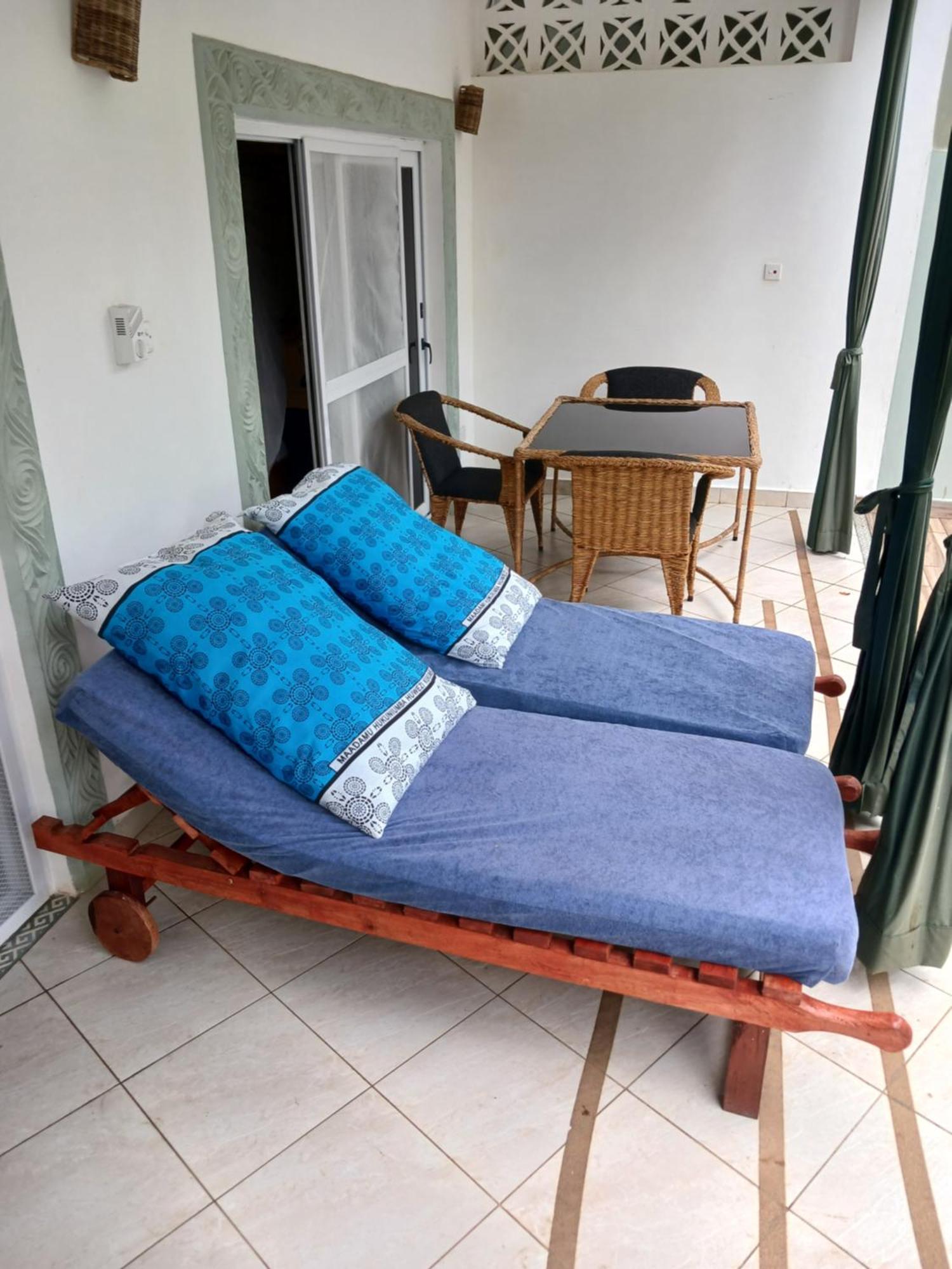 Apartment The Pool House & The Colobus House, Bella Seaview, Diani Beach, Kenya *