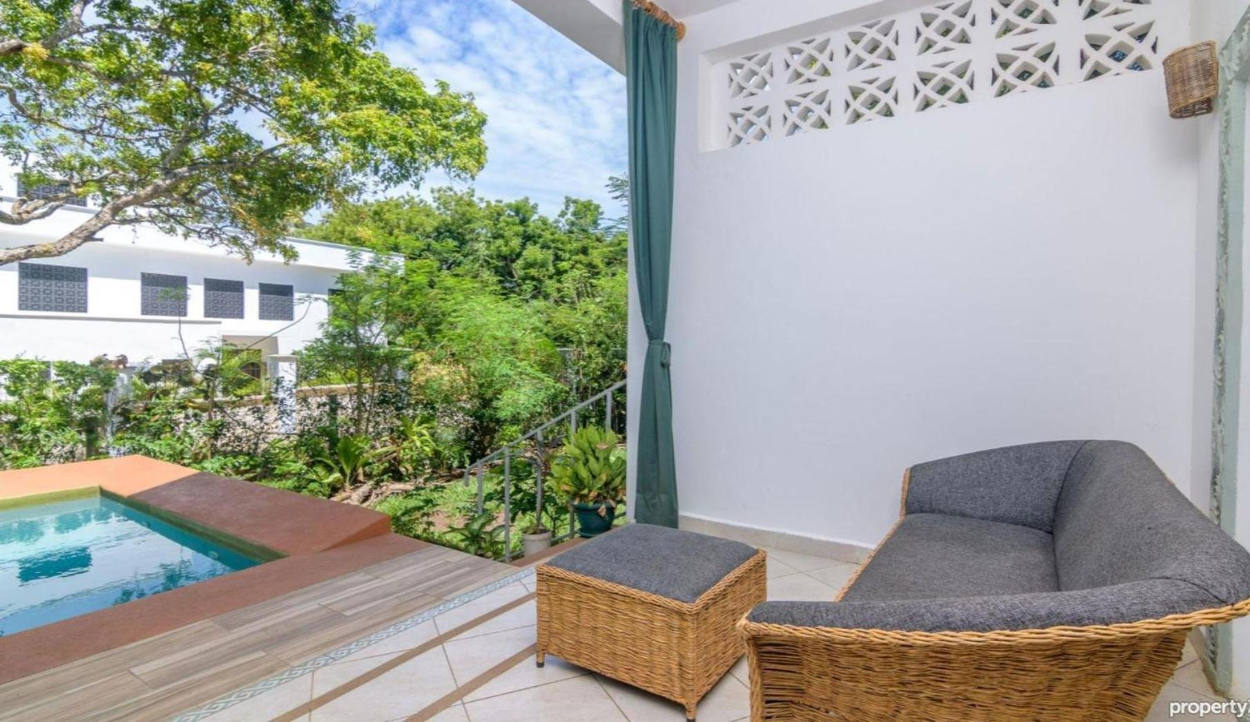 Apartment The Pool House & The Colobus House, Bella Seaview, Diani Beach, Kenya *