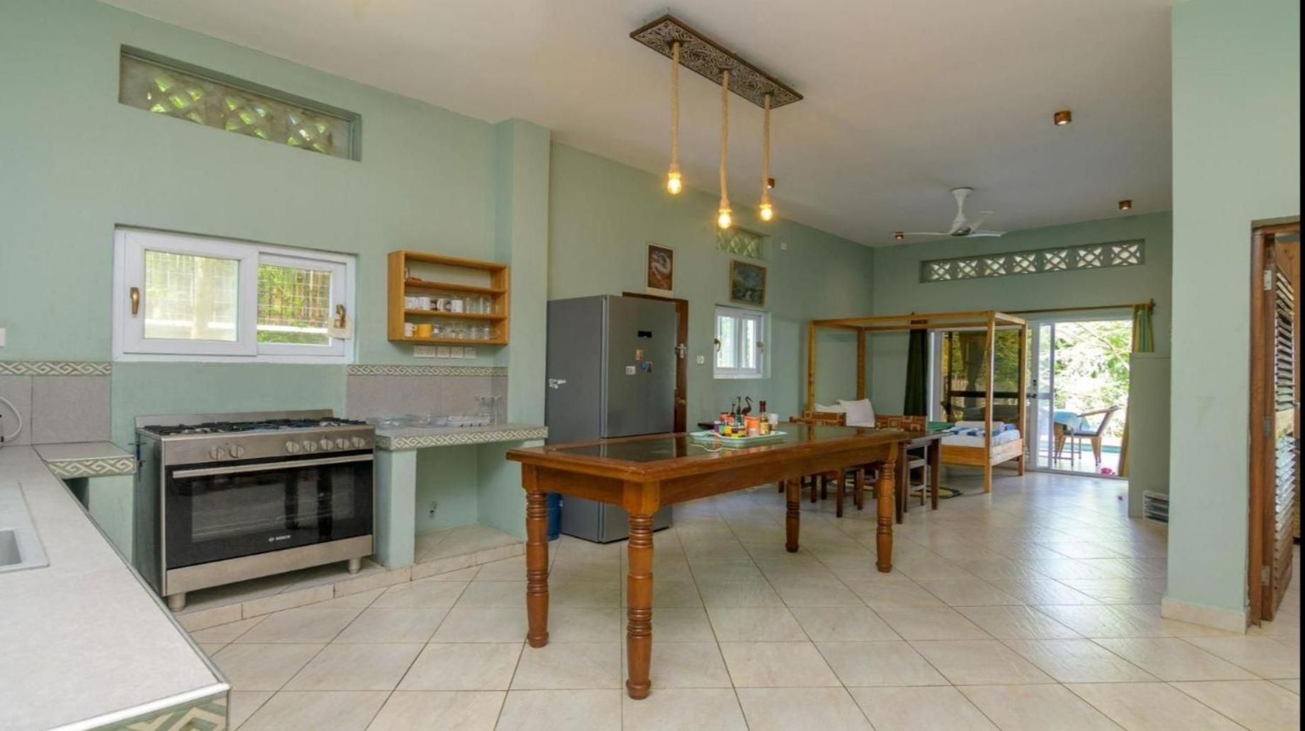 The Pool House & The Colobus House, Bella Seaview, Diani Beach, Kenya